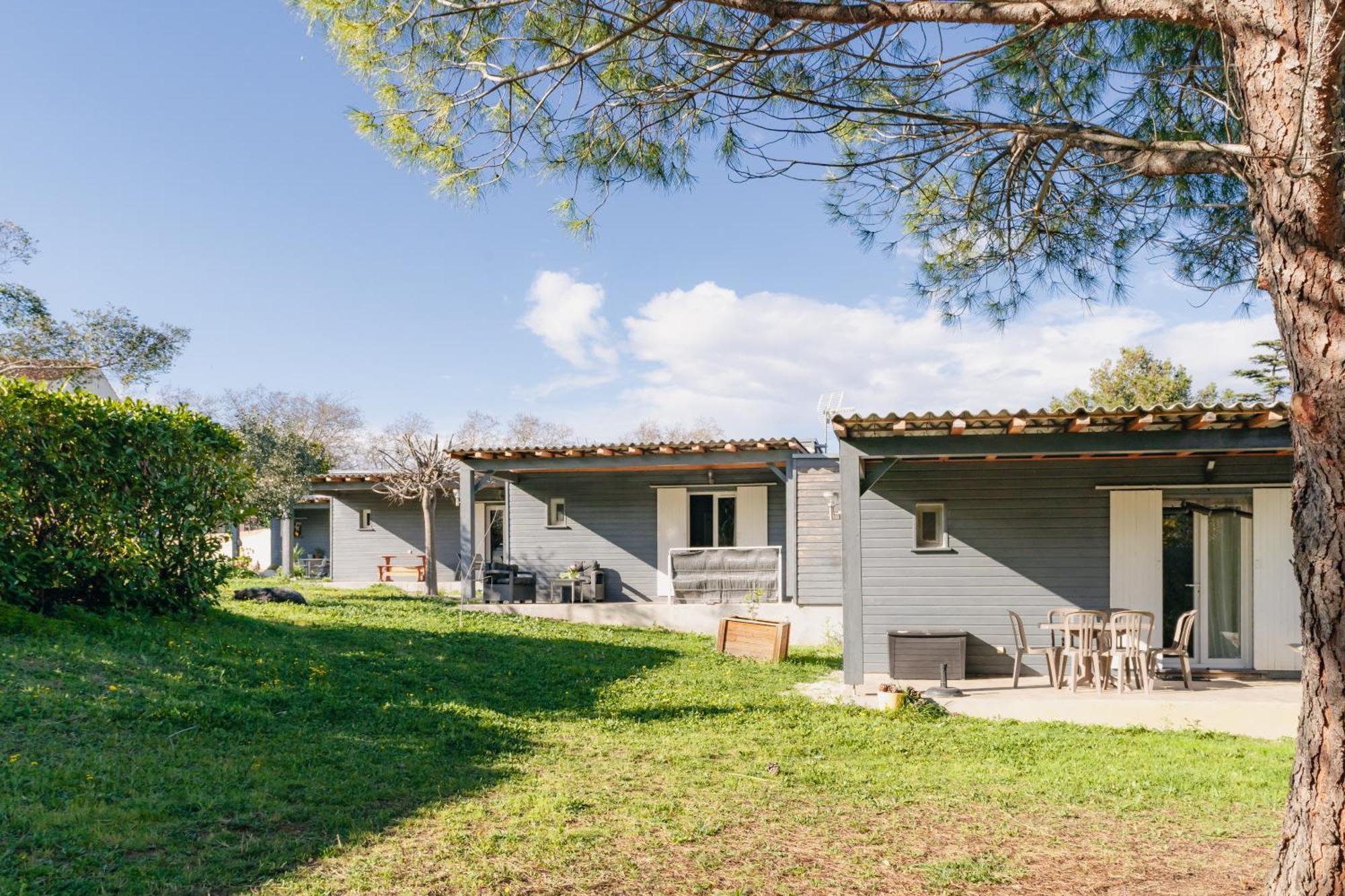 Les Gites De Ginestas Exterior photo
